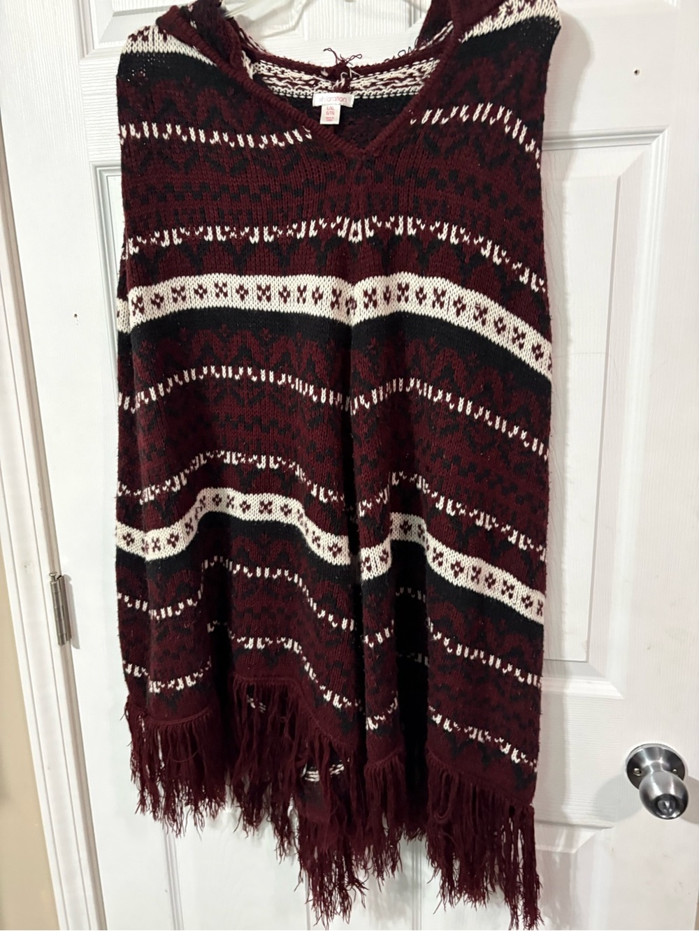 Women’s L/XL Hooded Fringe Poncho Sweater - Burgundy & Cream
